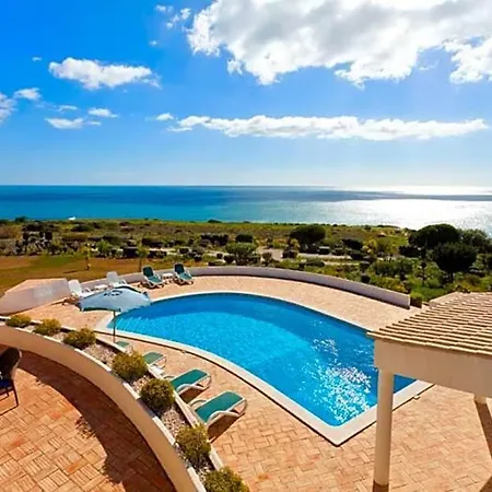Villa Sleeps 10 With Wifi
