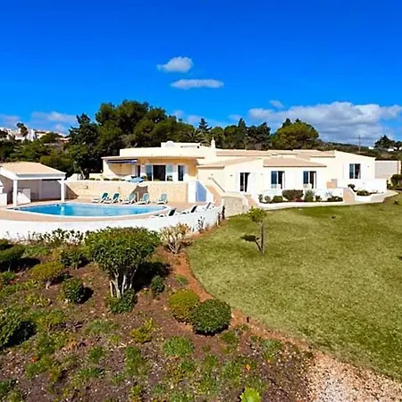 Villa Sleeps 10 With Wifi