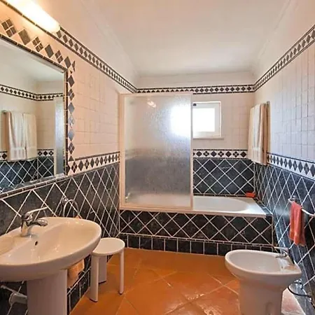 Sleeps 10 With Wifi Villa