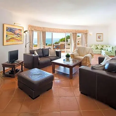 Sleeps 10 With Wifi Villa
