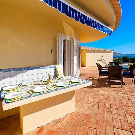 Sleeps 10 With Wifi Villa